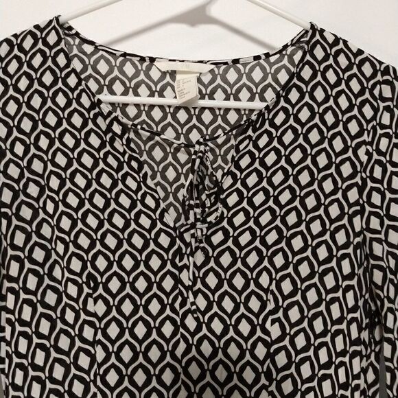 H&M size 6 black and white dress - Picture 2 of 4